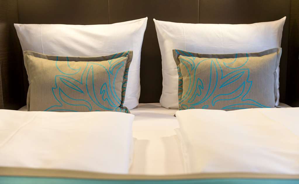 Motel One Magdeburg Room photo